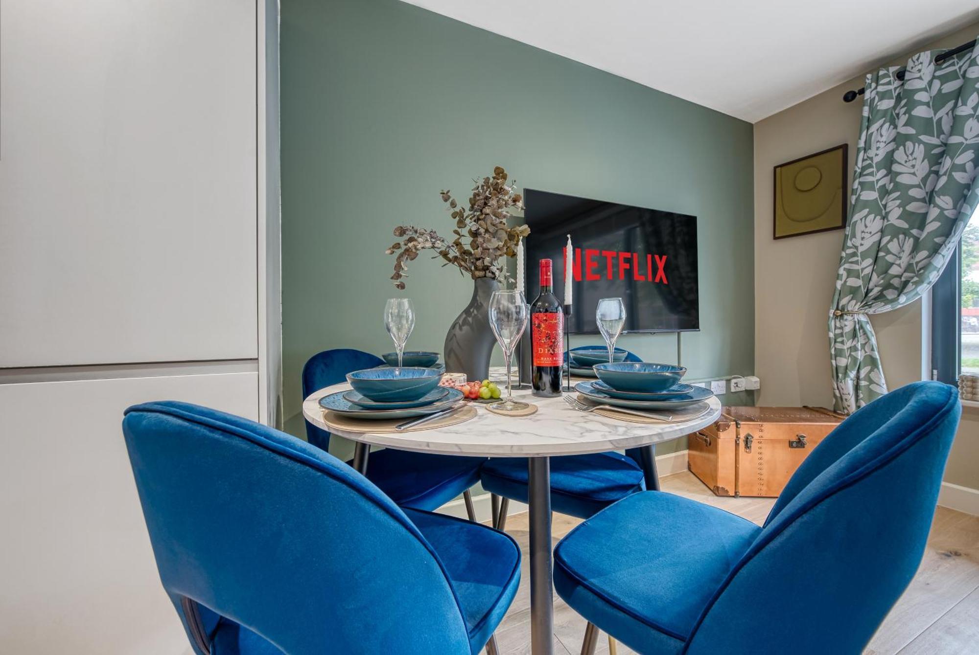 1 Bedroom Ocean Village Luxurious, Stylish & Cosy Apartment, Central Location In Southampton, Sleeps 4 - Summer Special Offer! - By Blue Puffin Stays Exterior foto