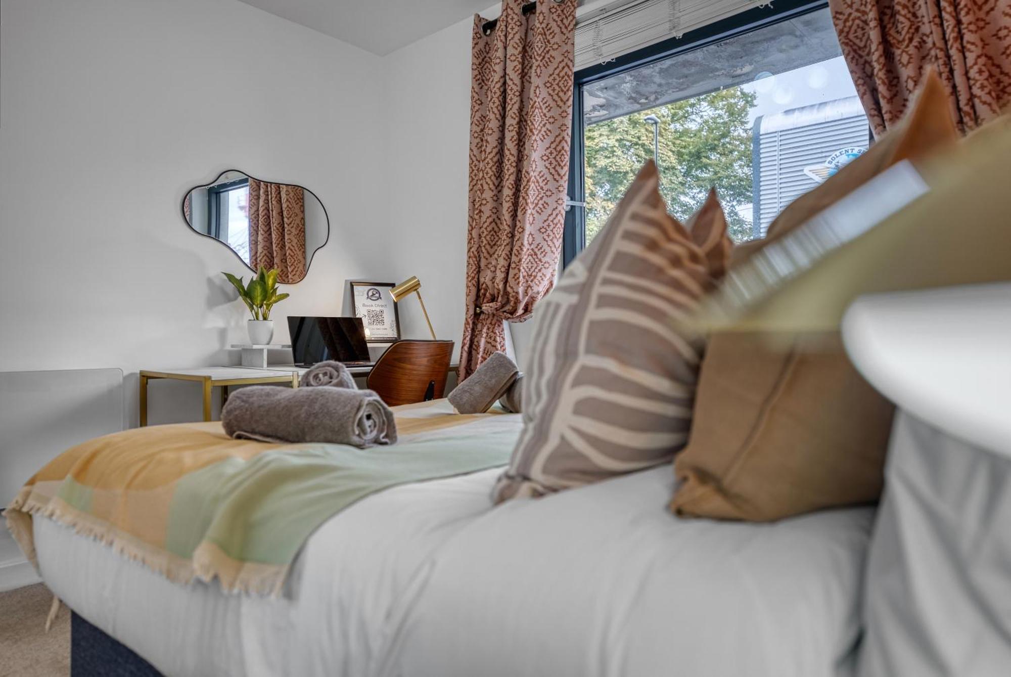 1 Bedroom Ocean Village Luxurious, Stylish & Cosy Apartment, Central Location In Southampton, Sleeps 4 - Summer Special Offer! - By Blue Puffin Stays Exterior foto