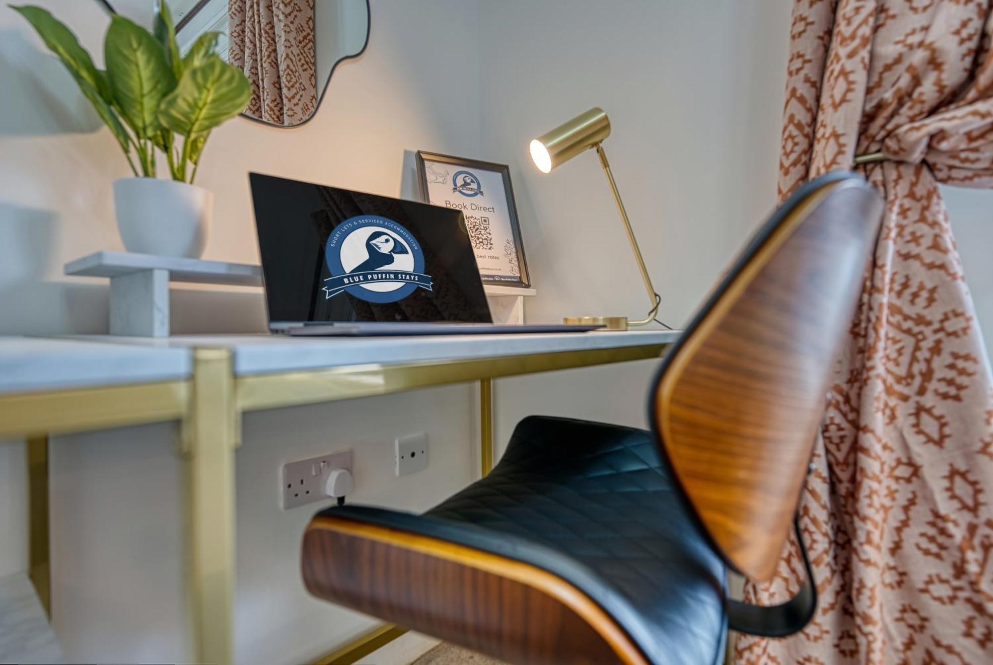 1 Bedroom Ocean Village Luxurious, Stylish & Cosy Apartment, Central Location In Southampton, Sleeps 4 - Summer Special Offer! - By Blue Puffin Stays Exterior foto